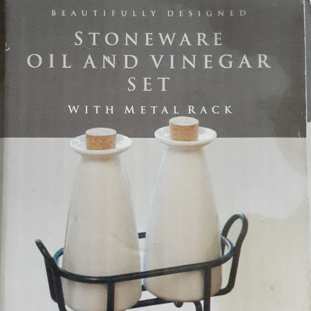 Ivory Stoneware Oil & Vinegar Set with Black Metal Rack New!